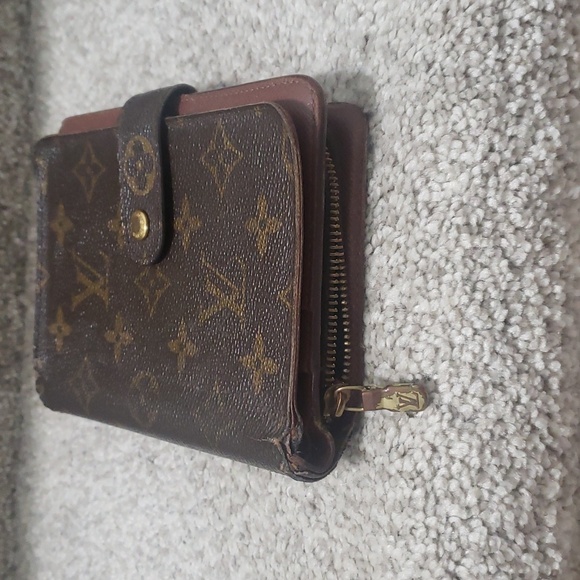 Louis Vuitton Monogram Wallet Authentic - Picture 2 of 12